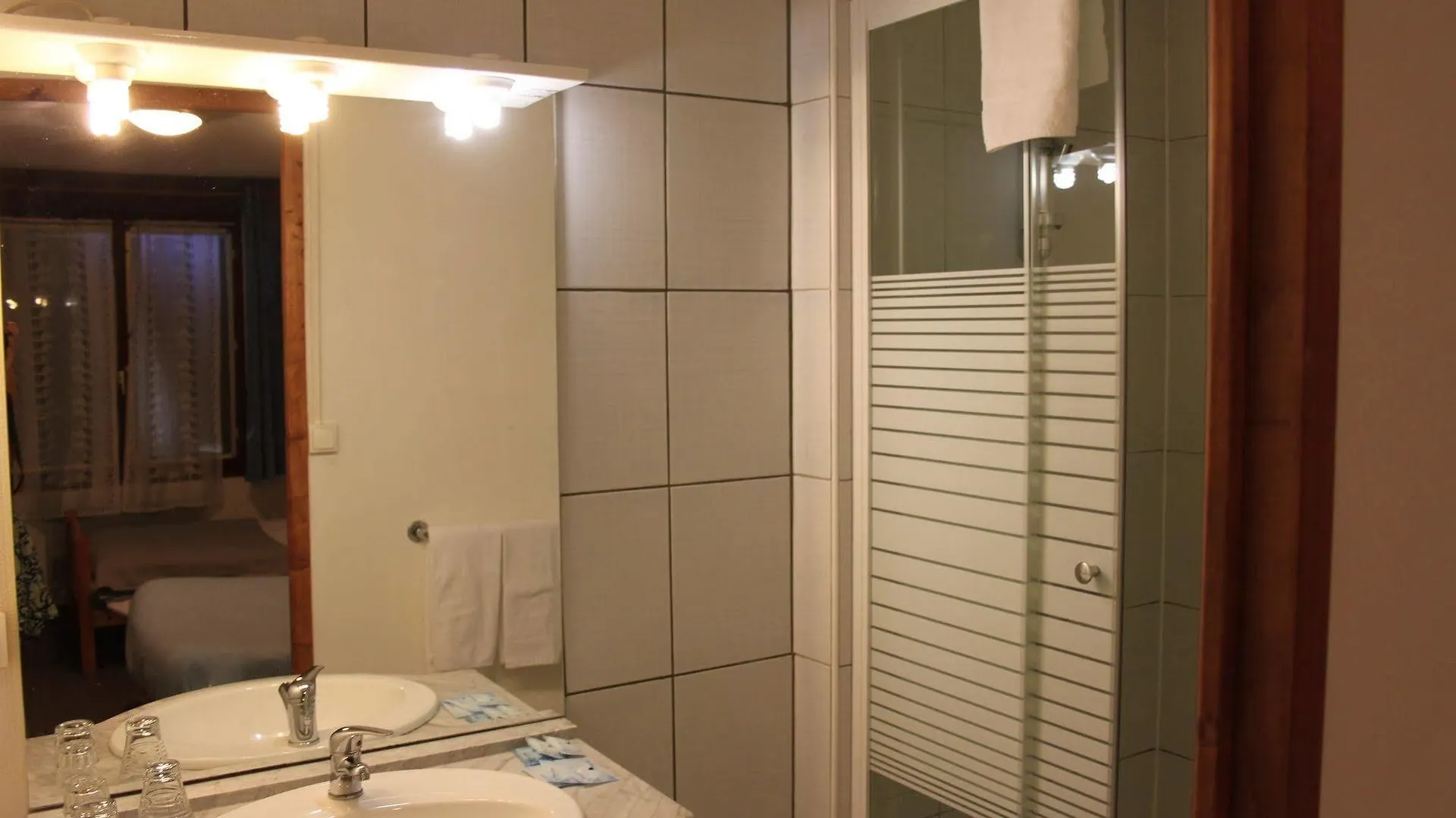 Auberge Du Balestie Malegoude Guest house